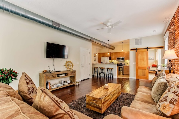 Florida Jacksonville home for rent with rustic character